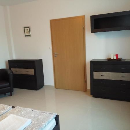 Apartament Rownica ウストロン エクステリア 写真
