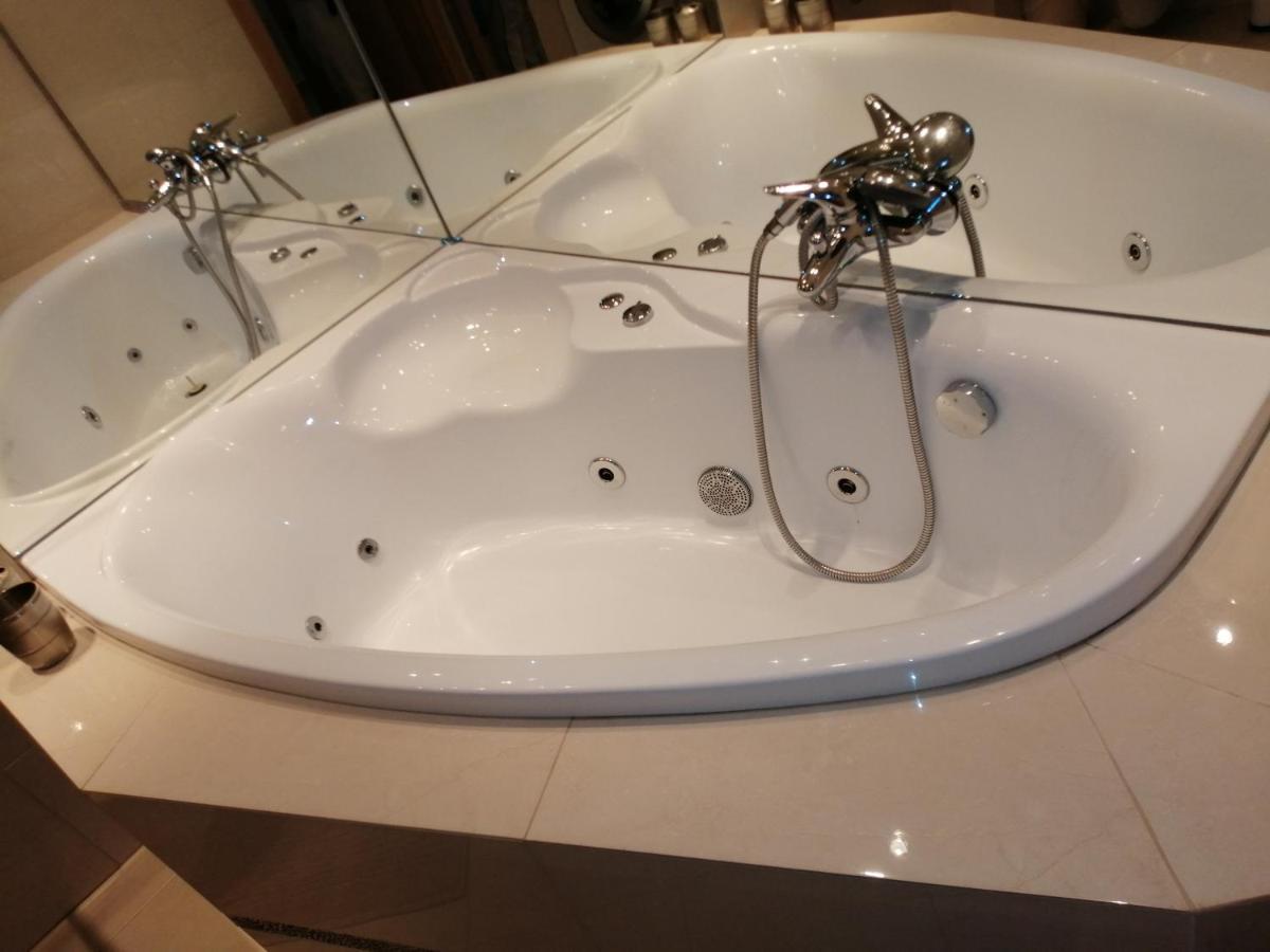 Apartament Rownica ウストロン エクステリア 写真