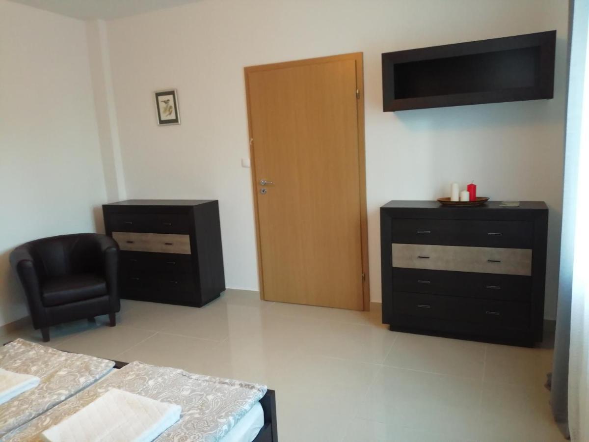 Apartament Rownica ウストロン エクステリア 写真